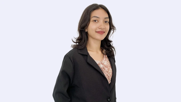 Trisha Amalia - Finance